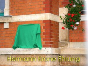 Am 3.November 2005 11.30 Uhr trafen sich Laubegaster zur Krone-Ehrung